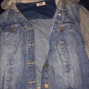 Cropped Light Blue Jean Denim Jacket with Hoodie